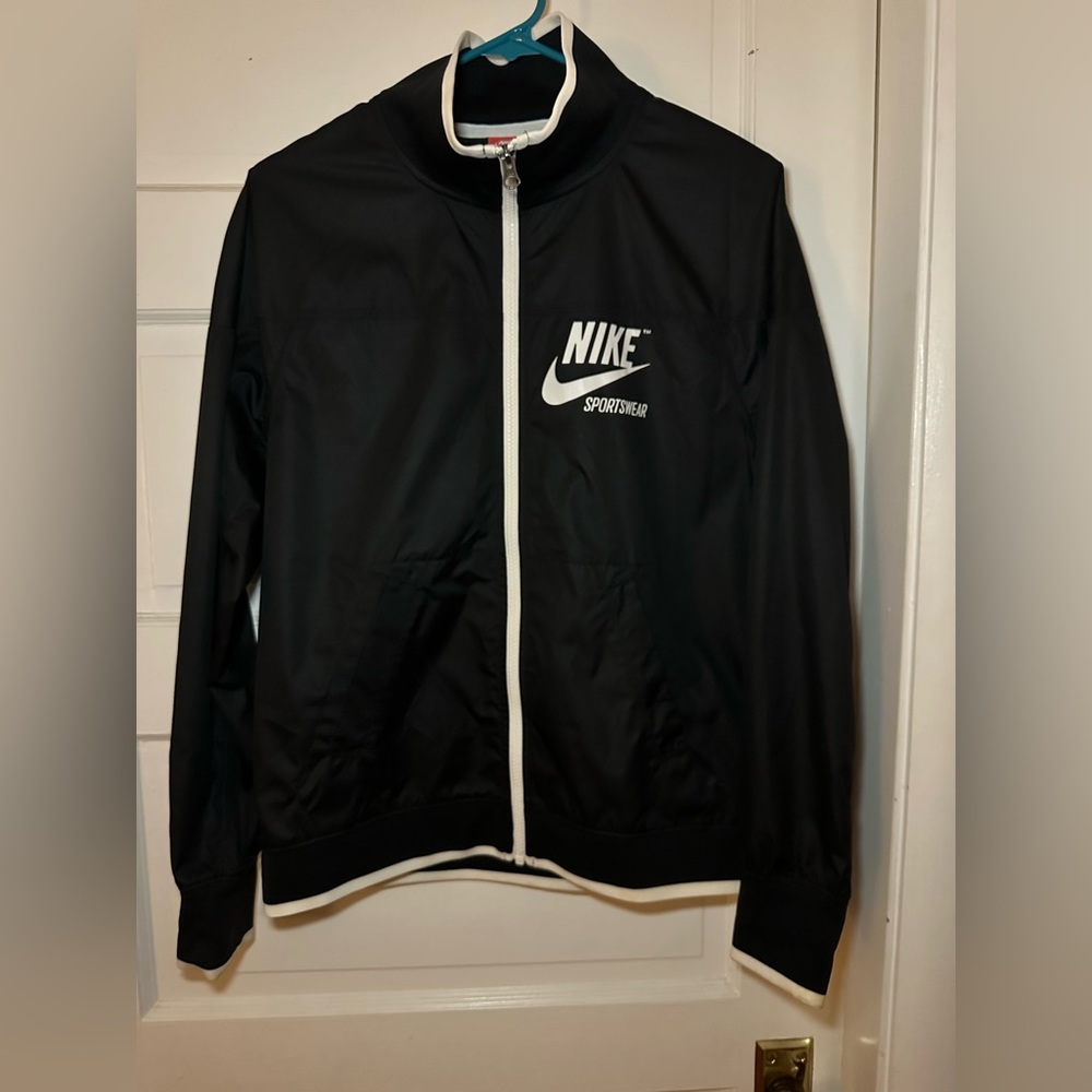 Nike Sportswear Women’s Windbreaker